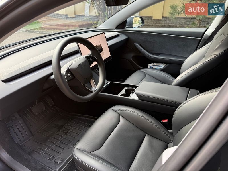 Седан Tesla Model 3 2024 в Киеве