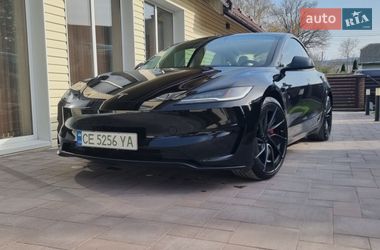 Седан Tesla Model 3 2024 в Чернівцях
