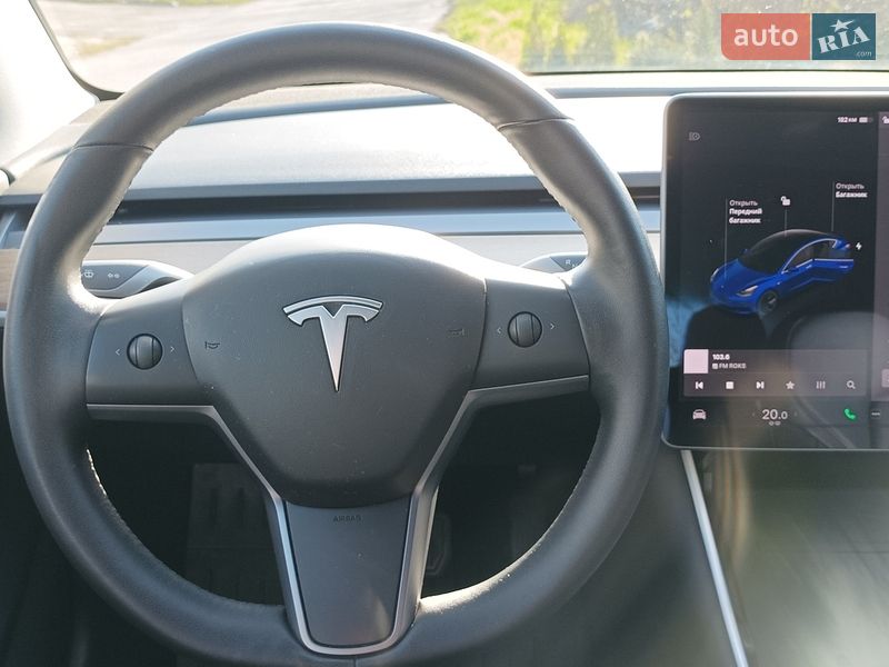 Седан Tesla Model 3 2019 в Киеве