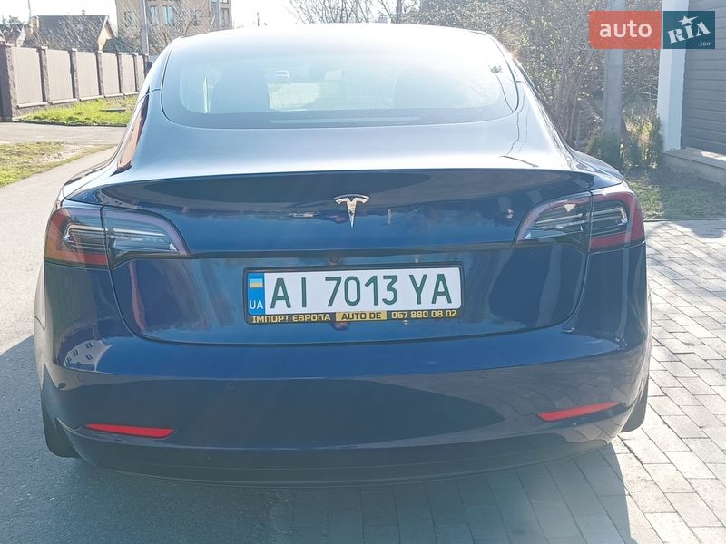 Седан Tesla Model 3 2019 в Киеве