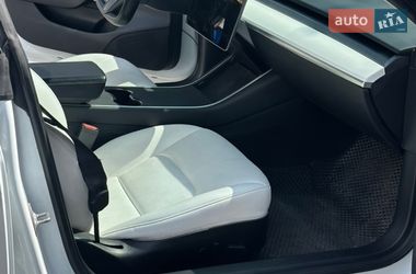 Седан Tesla Model 3 2019 в Луцьку
