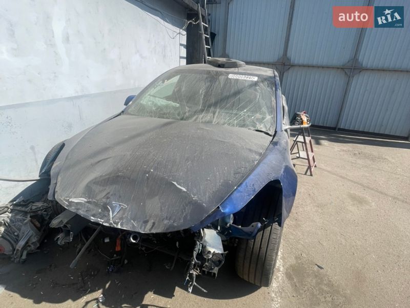Седан Tesla Model 3 2019 в Одессе