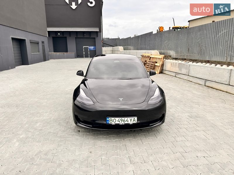 Седан Tesla Model 3 2022 в Тернополі