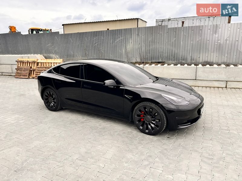 Седан Tesla Model 3 2022 в Тернополі