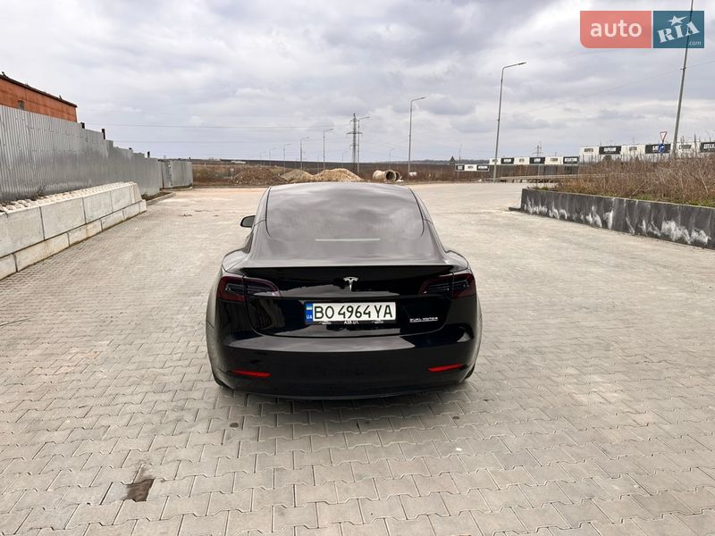 Седан Tesla Model 3 2022 в Тернополі