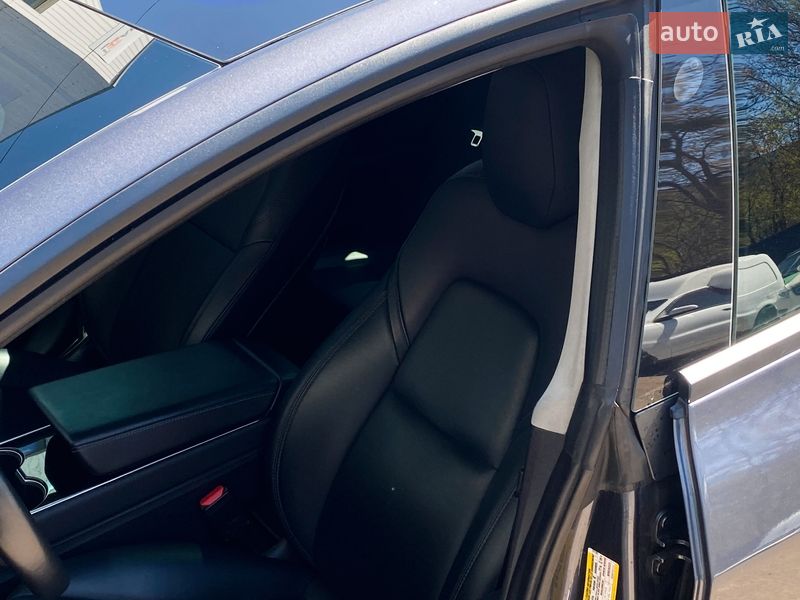 Седан Tesla Model 3 2018 в Києві