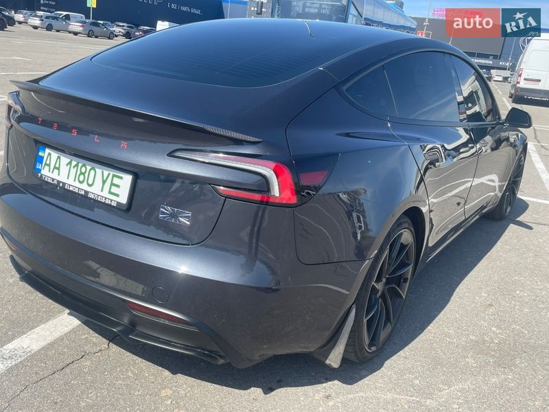 Седан Tesla Model 3 2024 в Киеве
