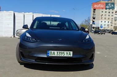 Седан Tesla Model 3 2023 в Кропивницком