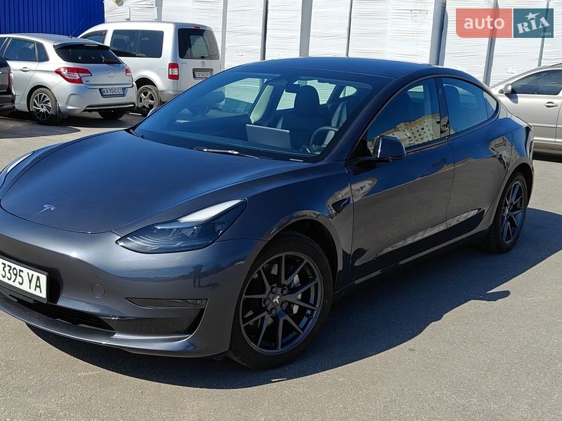 Седан Tesla Model 3 2023 в Кропивницком
