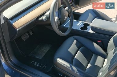 Седан Tesla Model 3 2023 в Кропивницком