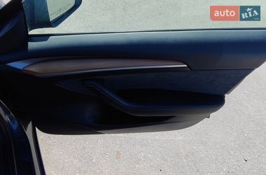 Седан Tesla Model 3 2023 в Кропивницком