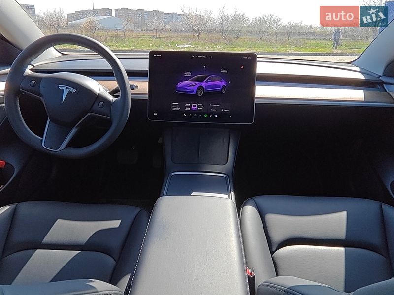 Седан Tesla Model 3 2023 в Кропивницком