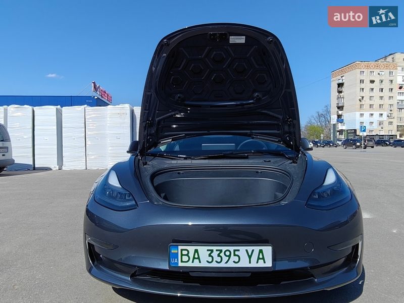 Седан Tesla Model 3 2023 в Кропивницком