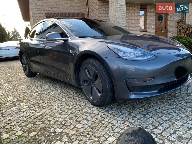 Седан Tesla Model 3 2020 в Тернополе