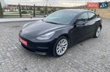 Седан Tesla Model 3 2022 в Ровно