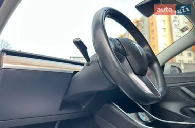Седан Tesla Model 3 2018 в Виннице