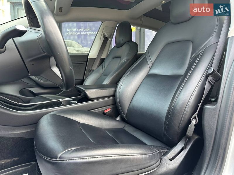 Седан Tesla Model 3 2018 в Виннице