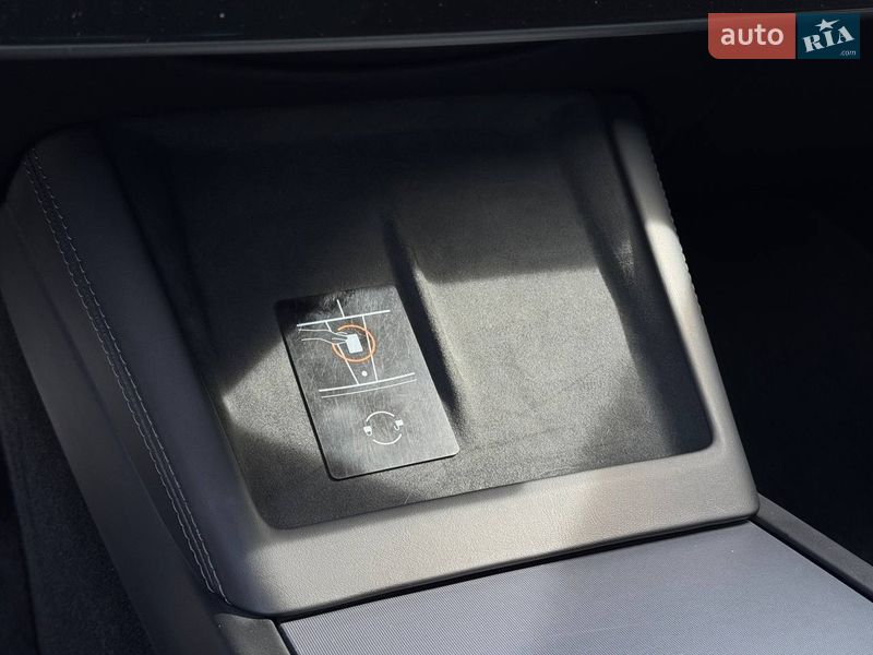 Седан Tesla Model 3 2024 в Рівному