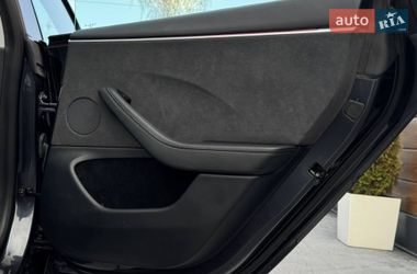 Седан Tesla Model 3 2024 в Рівному
