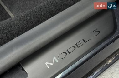 Седан Tesla Model 3 2024 в Рівному