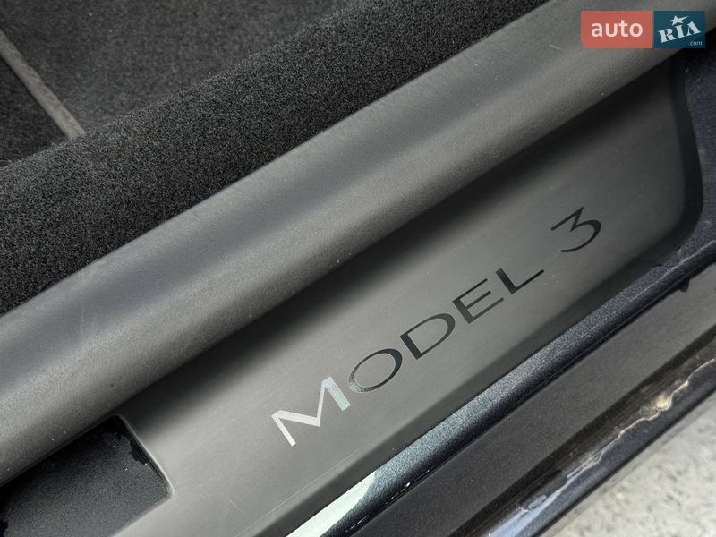 Седан Tesla Model 3 2024 в Рівному