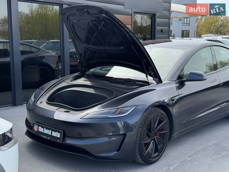 Седан Tesla Model 3 2024 в Рівному