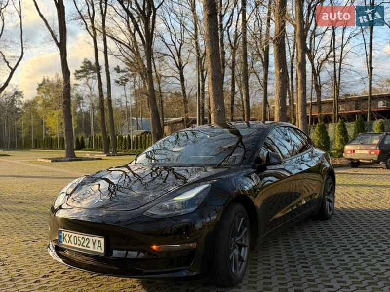Седан Tesla Model 3 2022 в Харкові