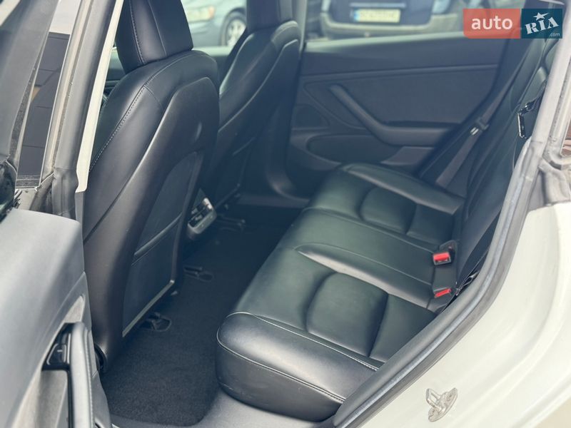 Седан Tesla Model 3 2019 в Самборе