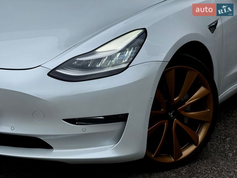 Седан Tesla Model 3 2020 в Харкові
