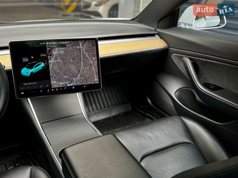 Седан Tesla Model 3 2020 в Харкові