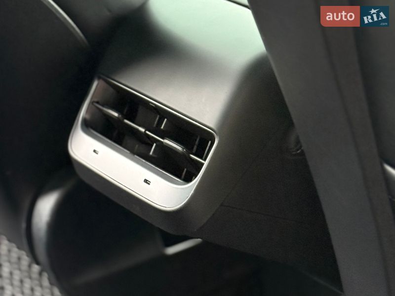 Седан Tesla Model 3 2022 в Дніпрі
