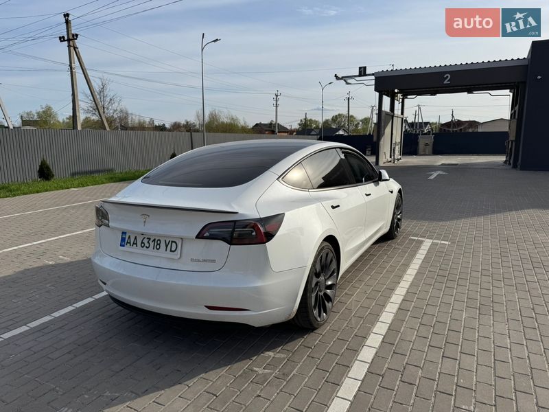 Седан Tesla Model 3 2023 в Києві