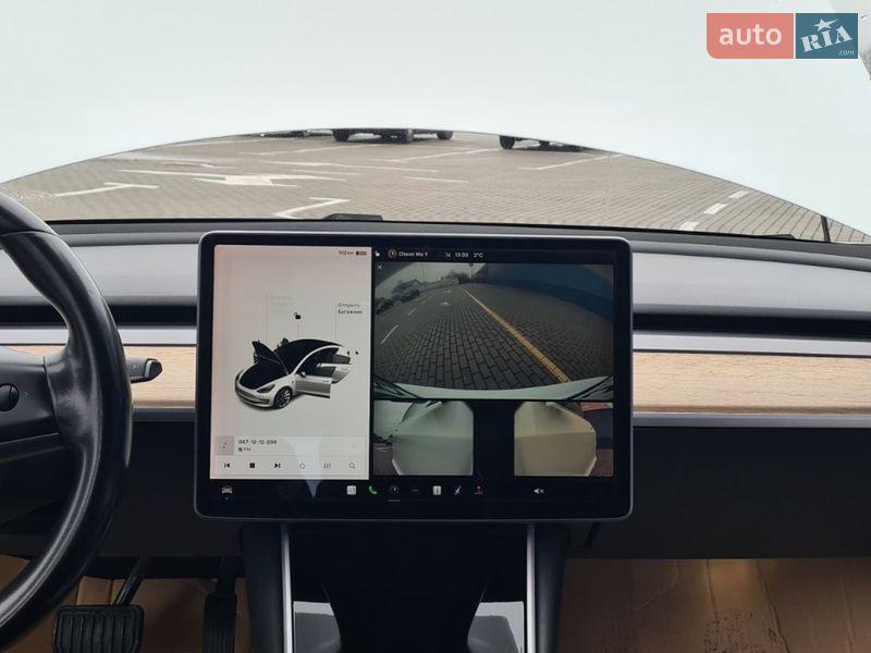 Седан Tesla Model 3 2017 в Нововолынске