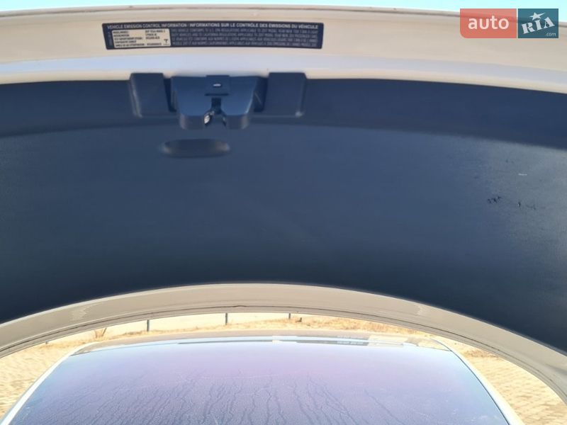 Седан Tesla Model 3 2017 в Нововолынске