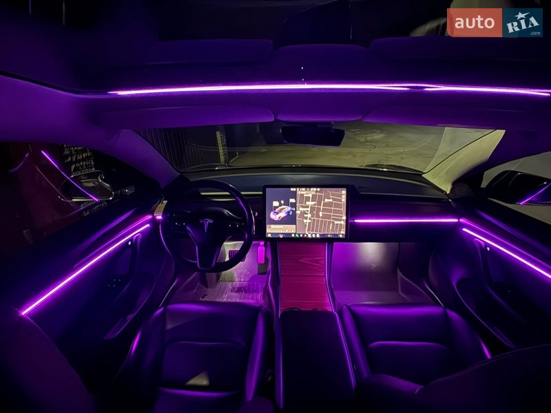 Седан Tesla Model 3 2019 в Виннице