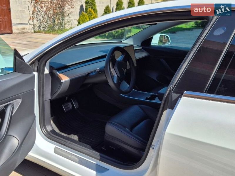 Седан Tesla Model 3 2020 в Белой Церкви