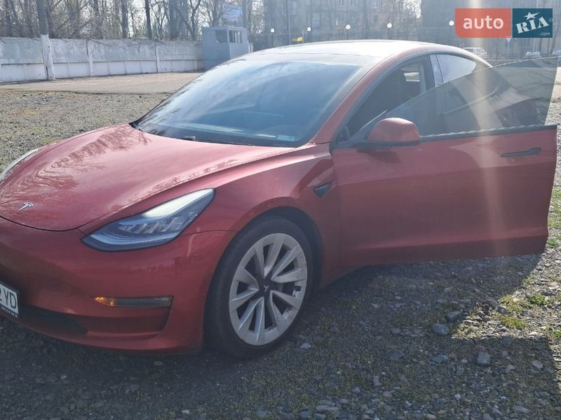 Tesla Model 3 2020