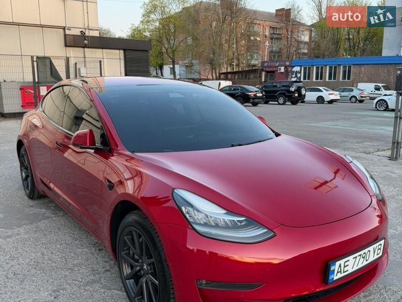 Седан Tesla Model 3 2018 в Днепре