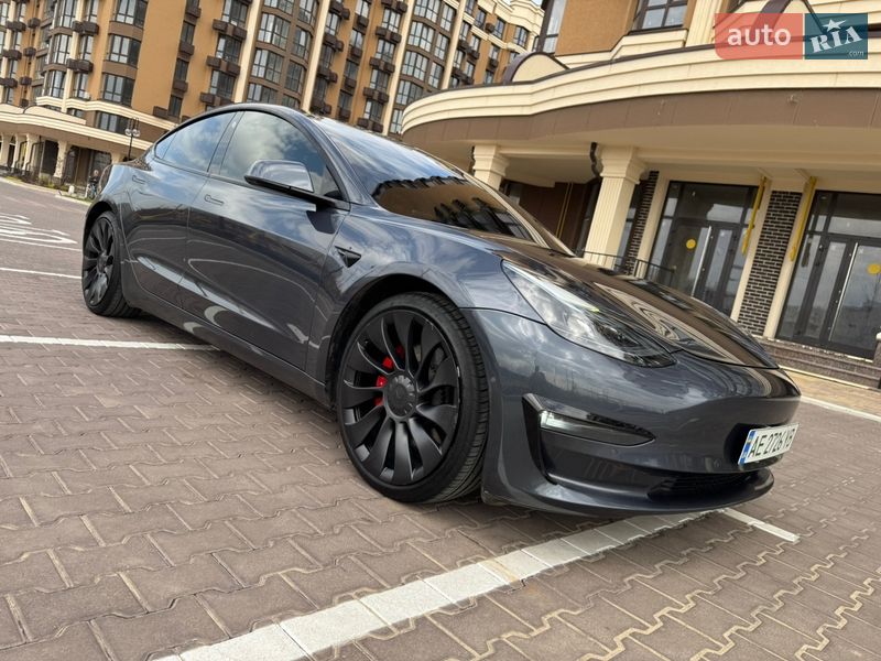 Седан Tesla Model 3 2022 в Києві