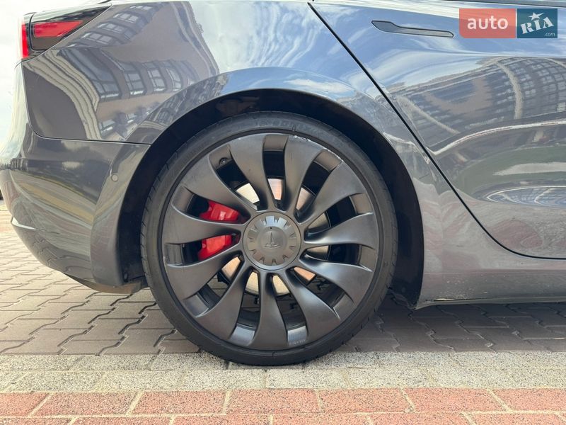 Седан Tesla Model 3 2022 в Києві