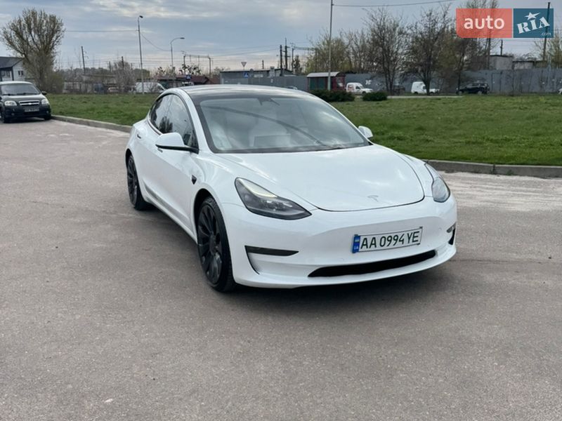Tesla Model 3 2022