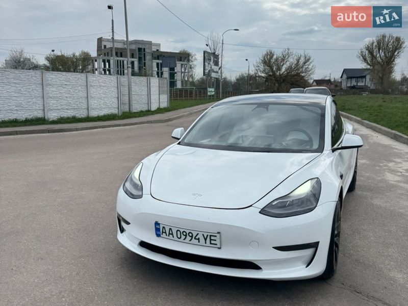 Седан Tesla Model 3 2022 в Києві