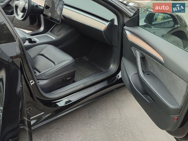 Седан Tesla Model 3 2021 в Луцьку