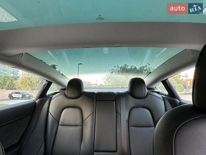 Седан Tesla Model 3 2023 в Одесі