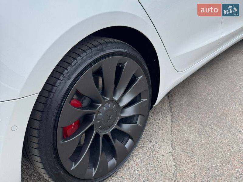 Седан Tesla Model 3 2022 в Києві