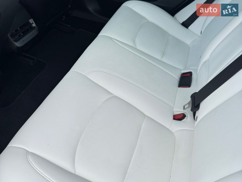 Седан Tesla Model 3 2022 в Києві