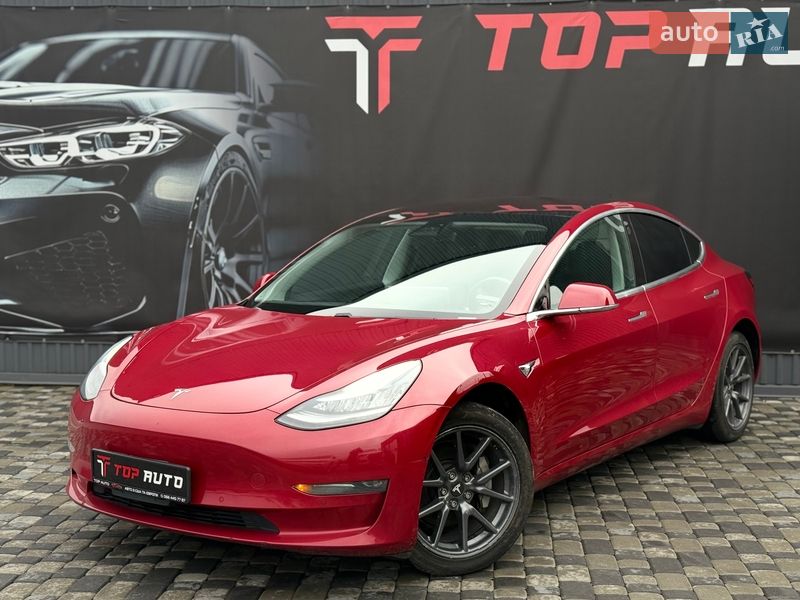 Седан Tesla Model 3 2018 в Львові
