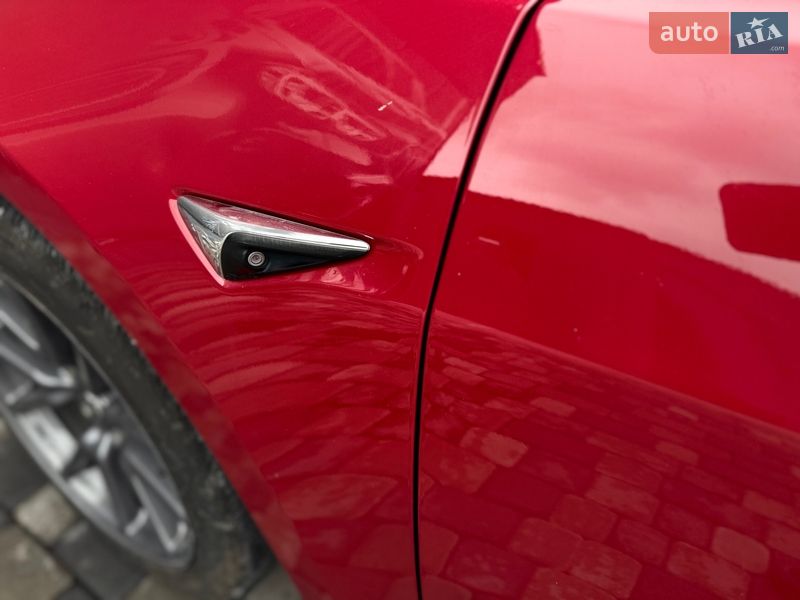 Седан Tesla Model 3 2018 в Львові