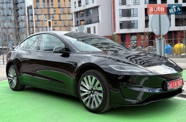Седан Tesla Model 3 2024 в Києві