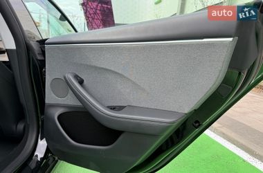 Седан Tesla Model 3 2024 в Києві
